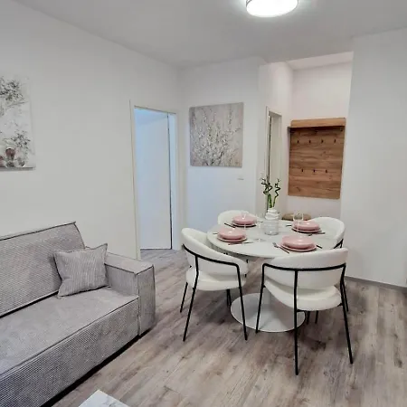 Cute W Free Parking Apartment Laibach